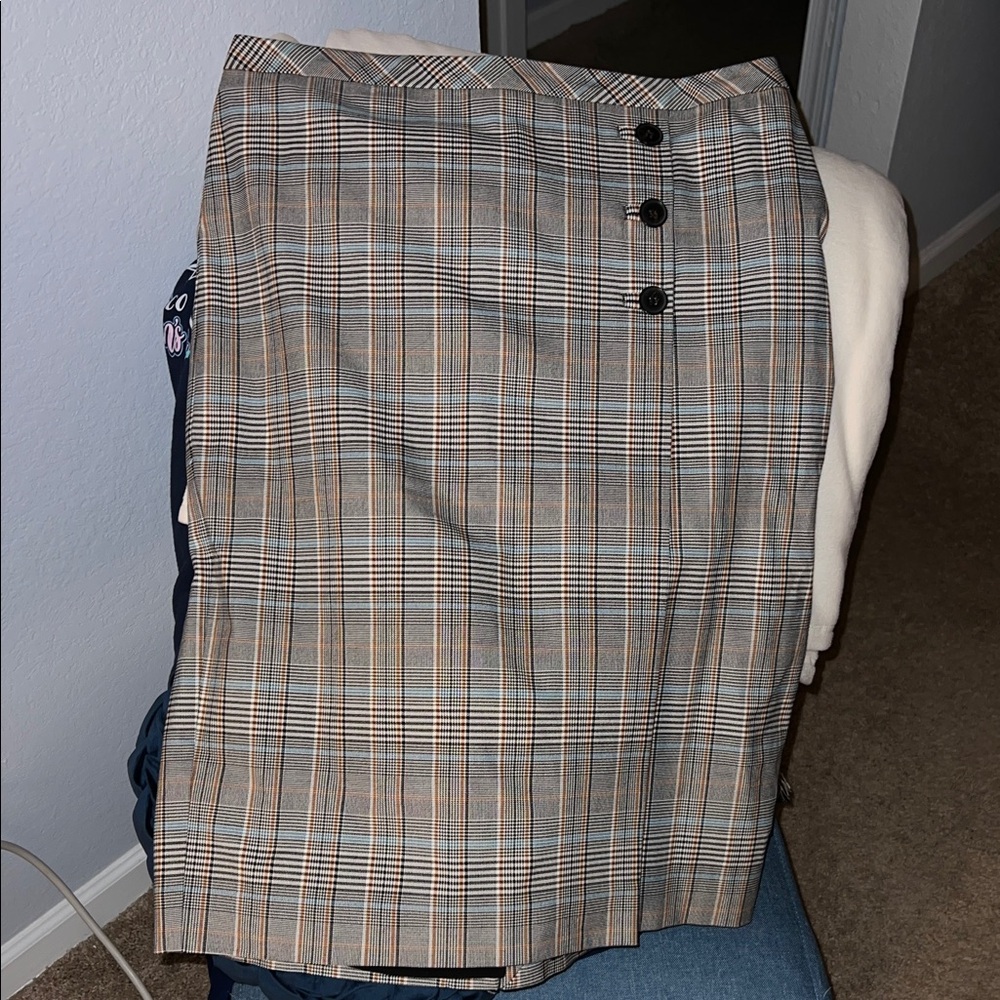 Talbots Gray Plaid Pencil Skirt with Button Accents